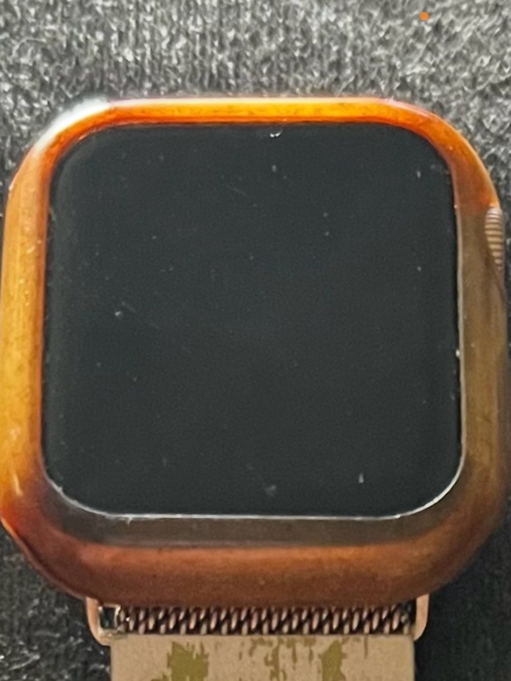 Apple Watch Series 4 40mm With Rose Gold Stainless Mesh Band.
MU682LL/A.   A1977